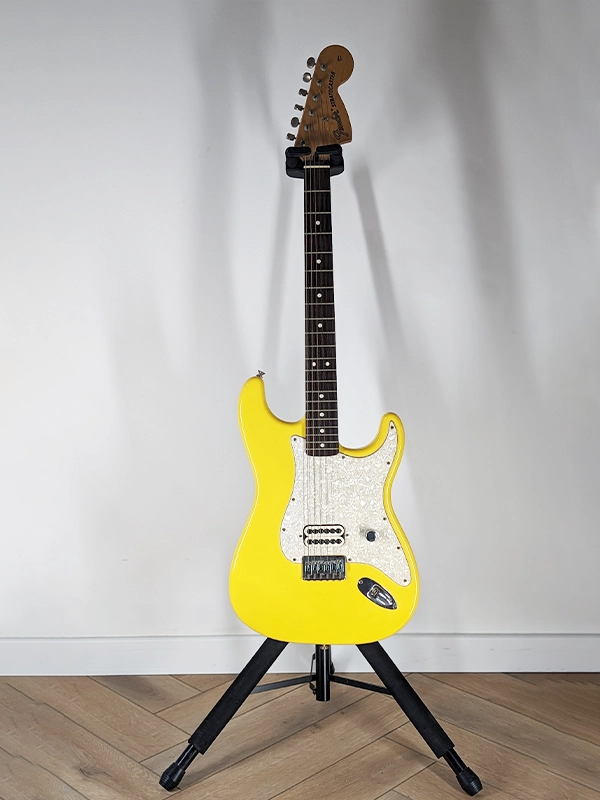 Fender Signature Tom Delonge en location backline en région PACA, Var, Bouches-du-Rhône et Alpes-Maritimes pour concerts et tournées