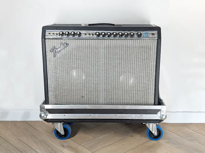 Fender Twin Reverb 1967 Silverface amplificateur guitare vintage en location backline à Marseille, Aix-en-Provence et Nice