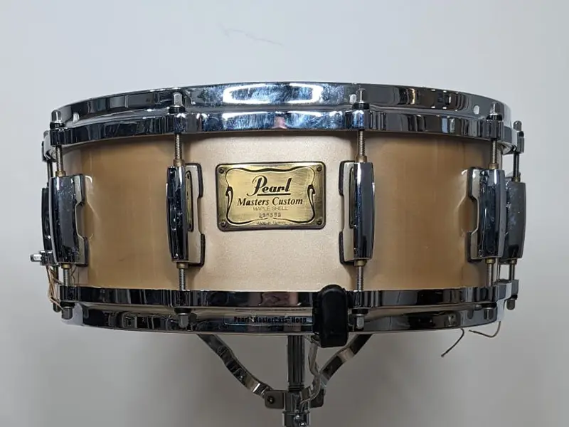 Caisse claire Pearl Master Custom Maple 14x5 érable en location backline à Montpellier, Nîmes et Marseille