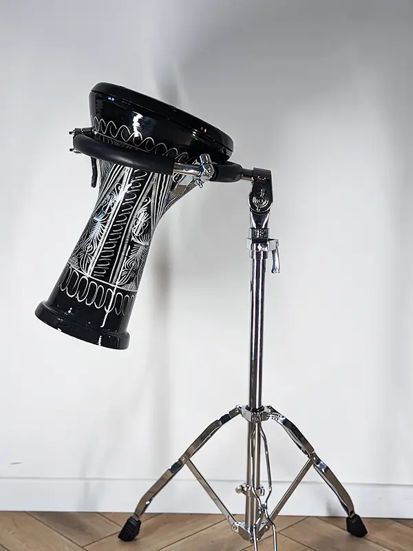 Darbouka Meinl avec pied en location backline à Marseille, Montpellier et Nîmes