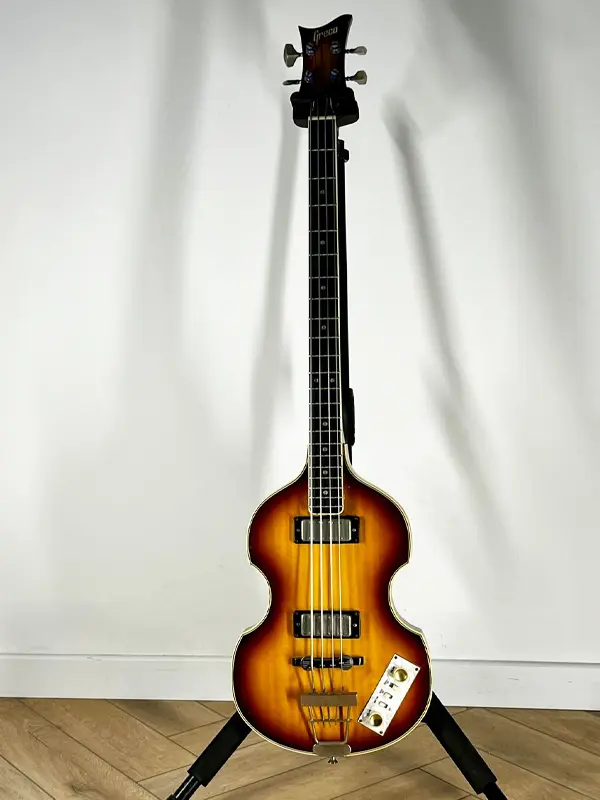 Greco Violin Bass MIJ diapason court type Höfner en location backline à Antibes, Saint-Tropez et Montpellier