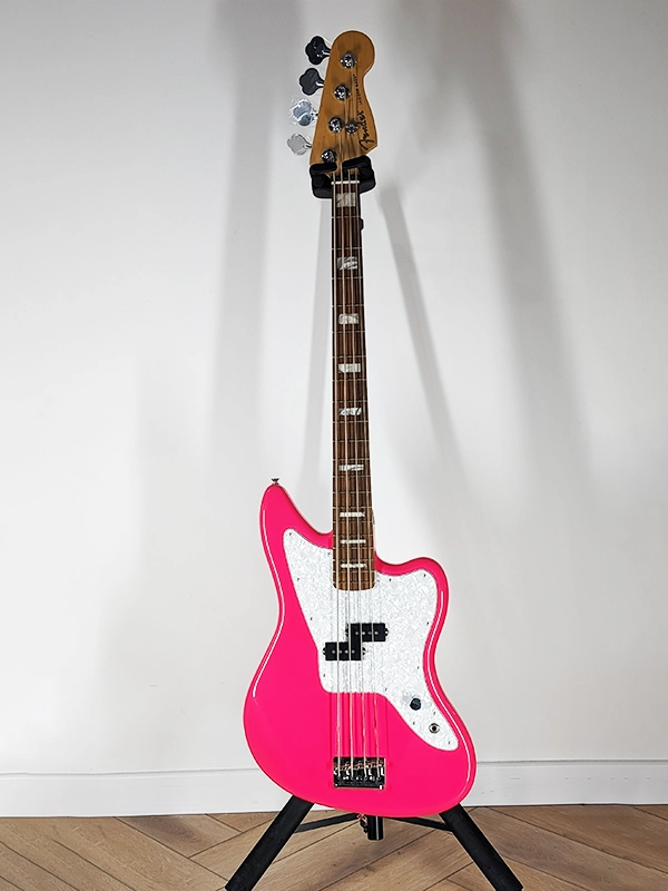 Fender Jaguar / Precision Bass Mark Hoppus en location backline à Toulon, Cannes et Aix-en-Provence en région PACA