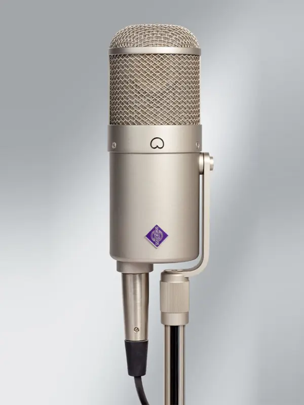 Neumann U47 FET vintage microphone large membrane en location à Monaco, Cannes et Nice