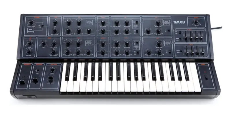 Synthétiseur analogique vintage Yamaha CS-15 en location backline PACA, idéal pour concerts electro et productions rétro.